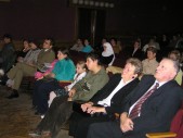 Publiczność zgromadzona w sali widowiskowej MOK
