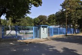 W ramach poprawy bezpieczeństwa na stadionie - przebudowana część bramy i ogrodzenia. | Fot.  Małgorzata Młynarska