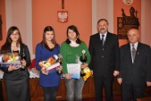 Laureatki turnieju „Uzależnieniom mówimy NIE”: Katarzyna Siry,Klaudia Małek, Paulina Czepil