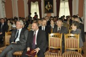 Na I planie od lewej: poseł na Sejm RP Tomasz Kulesza oraz Zbigniew Zięba - inspektor w Wydziale IM.