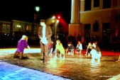 Pokaz uczestników warsztatów tańca ulicznego prowadzonych przez Łukasza Kobelskiego.