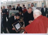 Delegacja z Jarołsawia podczas wręczenia Aktu Honorowego Obywatelstwa Miasta - Ojcu św. Janowi Pawłowi II (25.10.2000) - fot archiwum