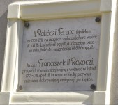 Tablica upamiętniająca pobyt księcia Franciszka II Rakoczego.