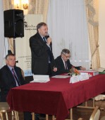 Od lewej: Lesław Strohbach, naczelnik Wydziału Bezpieczeństwa i Zarządzania Kryzysowego, Jan Biłas, sekretarz Miasta, Marian Czech, główny specjalista UM.