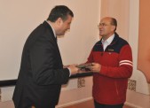 Podziękowanie za wspieranie działalności JSPTiPW burmistrzowi Andrzejowi Wyczawskiemu składa Ryszard Nykun.