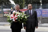 Kwiaty pod Pomnikiem Walk i Męczeństwa złożyli burmistrz Andrzej Wyczawski oraz jego zastępca Bogdan Wołoszyn.