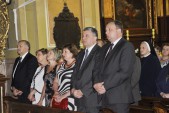 i samorządowcy m.in. burmistrz Andrzej Wyczawski, zastępca Bogdan Wołoszyn oraz sekretarz miasta Jan Biłas z małżonkami.