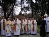 Modlitwy o beatyfikację Sł. Bożego ks. Jerzego Popiełuszki pod pomnikiem na terenie Ośrodka Kultury i Formacji Chrześcijańskiej