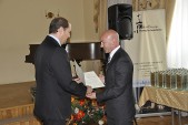 Podziękowania na ręce Dariusza Tomasa - wiceprzewodniczącego MSZS przekazał poseł Mieczysław Golba.