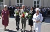 Kwiaty składa Związek Sybiraków oddział Jarosław.