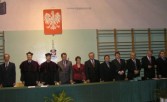Wśród uczestników uroczystości nie zabrakło władz uczelni, szkoły i samorządowców. Fot. Zofia Krzanowska