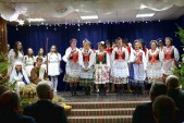 W nastrój świąteczny zaproszonych gości wprowadzili uczniowie ZSO. | Fot.  Małgorzata Młynarska