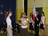 Święto Szkoły jest okazją do wręczenia dyplomów i złożenia gratulacji najlepszym uczniom szkoły - Joanna Pacuła oraz dyrektor Ewa Jankowska