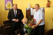 Burmistrz Waldemar Paluch złożył Jubilatowi serdeczne życzenia 200-stu lat w zdrowiu