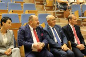 Od lewej: M. Sobczyńska - Maroń - przedstawiciel Kuratorium Oświaty, burmistrz W. Paluch, poseł M. Kasprzak, zastępca burmistrza Dariusz Tracz.