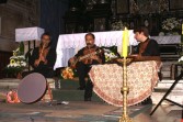Zespół składający się z trzech muzyków irańskich wykonał klasyczną muzykę perską.