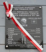 Tablica upamiętniają udział żołnierzy Garnizonu Jarosław w misjach pokojowych ONZ | Fot.  Adam Król