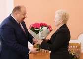 W kwietniu burmistrz miasta podziękował Barbarze Bąk za wieloletnią współpracę. Dotychczasowa kierownik USC przeszła na emeryturę.
