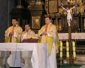 Msza św. w bazylice MB Bolesnej, w której przed laty modliła się królowa Jadwiga | Fot.  Zofia Krzanowska