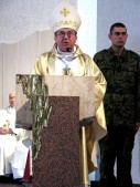 Biskup Polowy gen. dyw. prof. dr hab. Tadeusz Płoski.