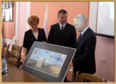 24 czerwca 2005 r. do Jarosławia przybył Prezes Banku PeKaO S.A. Jan K. Bielecki. | Fot. Zofia Krzanowska