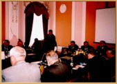 Przewodniczący Komisji Kultury, Sportu i Turystyki radny p. Zbigniew Możdżeń podczas obrad sesji w dniu 24 maja 2004 | Fot. Zofia Krzanowska