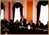 Przewodniczący Komisji Budżetowej radny p. Andrzej Nowowiejski odczytuje wnioski do budżetu miasta na rok 2004 - sesja w dniu 29 marca 2004. | Fot. Zofia Krzanowska