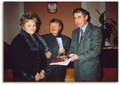 6 grudnia 2001 r. nagrody książkowe za najlepiej utrzymaną zieleń wręczył Burmistrz Jan Gilowski oraz pomysłodawca konkursu Janusz Bochenek. Komisja oceniająca pod- kreślała, że wszystkie zgłoszone balkony i ogródki zasługiwały na uznanie, a więc wybór tych najpiękniejszych nie był łatwy.