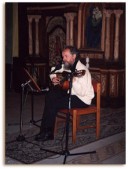 Na zdjęciu Krzysztof Kabat podczas koncertu w cerkwi 20.10.2001 | Fot. Zofia Krzanowska