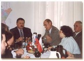 W rozmowie z przedstawicielami Polsko-Słowackiego Towarzystwa Przyjaźni i Dobrego Sąsiedztwa (14.04.1999)