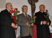 Uhonorowani Krzyżem Oficerskim Orderu Odrodzenia Polski. | Fot. M. MŁYNARSKA(2)