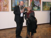 Krystyna Kieferling i Henryk Cebula podczas otwarcia wystawy prac dyplomowych 1998-2008 w Synagodze