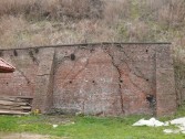 Fragment dolnego muru oporowego.