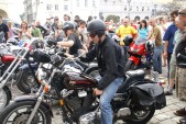 ... można było spokojnie przyjrzeć się motocyklom...