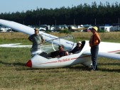 Przed kolejnym lotem szkolnym. W kabinie uczeń – pilot Witold Gilarski i instruktor  pilot Zenon Wajda (Mielec) | Fot.  Antoni Dutkiewicz