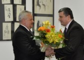 Gratulacje i podziękowania składane Wojewodzie Podkarpackiemu od burmistrza Andrzeja Wyczawskiego.