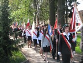 Przemarsz delegacji ze sztandarami | Fot.  R. Żelazo