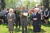 Złożenie wiązanek pod Krzyżem Golgoty Narodów | Fot.  M. Rożek