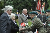 Złożenie kwiatów przez Związek Sybiraków Oddział w Jarosławiu. | Fot.  Małgorzata Młynarska