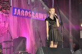 Anna Kroczek, solistka MOK w Jarosławiu zaśpiewała piosenkę z repertuaru grupy Abrakadabra, pt. "Ostatnie Tango w Paryżu"