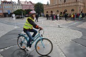 Uczniowie jarosławskich szkół mogli podszkolić jazdę na rowerze w Mobilnym Miasteczku Rowerowym.