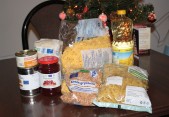 Osoby korzystające z posiłków otrzymają również świąteczne paczki żywnościowe, przygotowane przez Miejski Ośrodek Pomocy Społecznej w Jarosławiu. | Fot.  BiZ