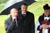 Starosta Jarosławski Jerzy Batycki podziękował burmistrzowi A. Wyczawskiemu za współpracę.
