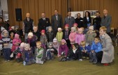 Pamiątkowe zdjęcia uczestników akcji z organizatorami...
