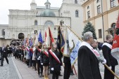 Przemarsz spod jarosławskiej Kolegiaty na teren opactwa ss.benedyktynek...