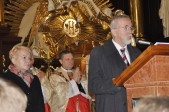 Przewodniczący RM Jarosław Pagacz oraz radna Jolanta Korbut odczytali modlitwę wiernych.