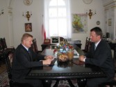 Prorektor AGH Prof. Tadeusz Słomka i Burmistrz Miasta Janusz Dąbrowski.  Fot. Marta Puńko-Maciałek