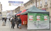 1 kwietnia - ponad 300 osób (początek akcji). | Fot.  M. Polita