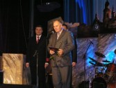 Długoletni Zastępca Burmistrza Miasta Michalovce (Słowacja) Jan Durovcik odbiera nagrodę w dziedzinie współpracy międzynarodowej.