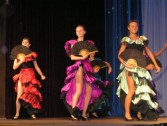 ... prezentujace np. tańce flamenco ...